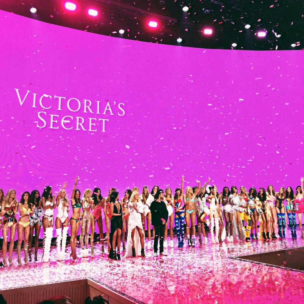victoria fashion show 2015 00