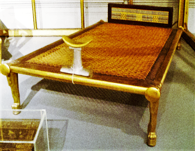 620px-queenhetepheres_bed-funeraryfurniture_museumoffineartsboston