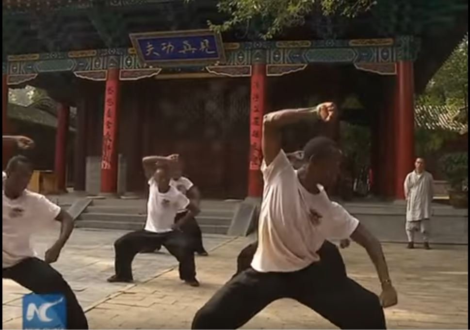 african-learn-kungfu-at-shaolin-temple-0