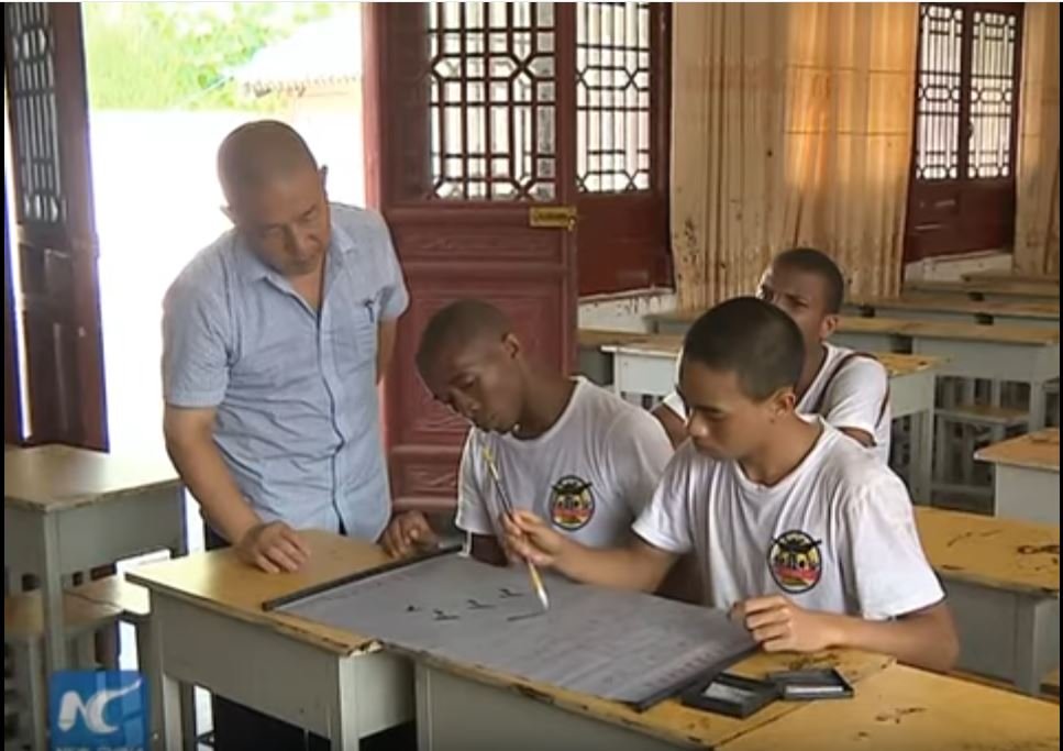 african-learn-kungfu-at-shaolin-temple-12