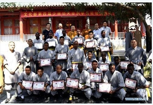 african-learn-kungfu-at-shaolin-temple-15