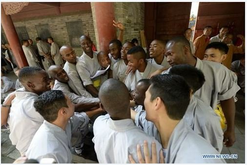 african-learn-kungfu-at-shaolin-temple-17