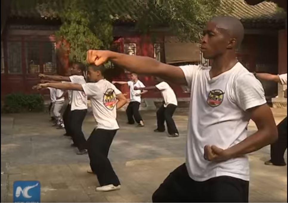 african-learn-kungfu-at-shaolin-temple