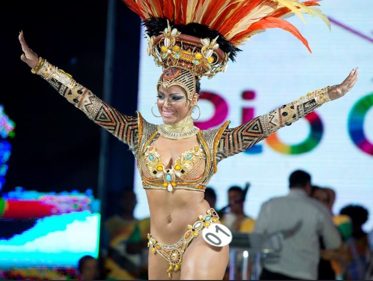 CARNIVAL QUEEN: CLARA PAIXÃO